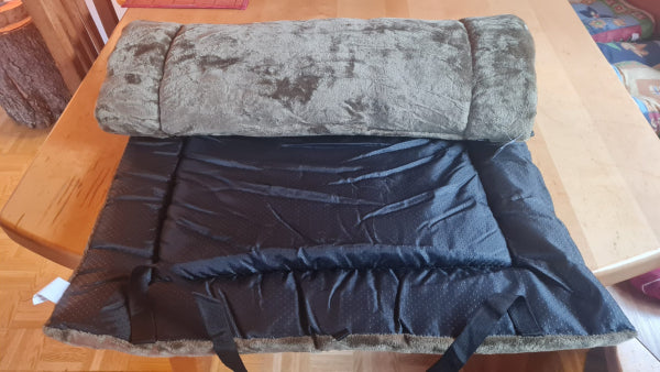 Hundedecke „Velours“ – weiche Jagd- & Outdoor Hundedecke mit rutschhemmender Unterseite