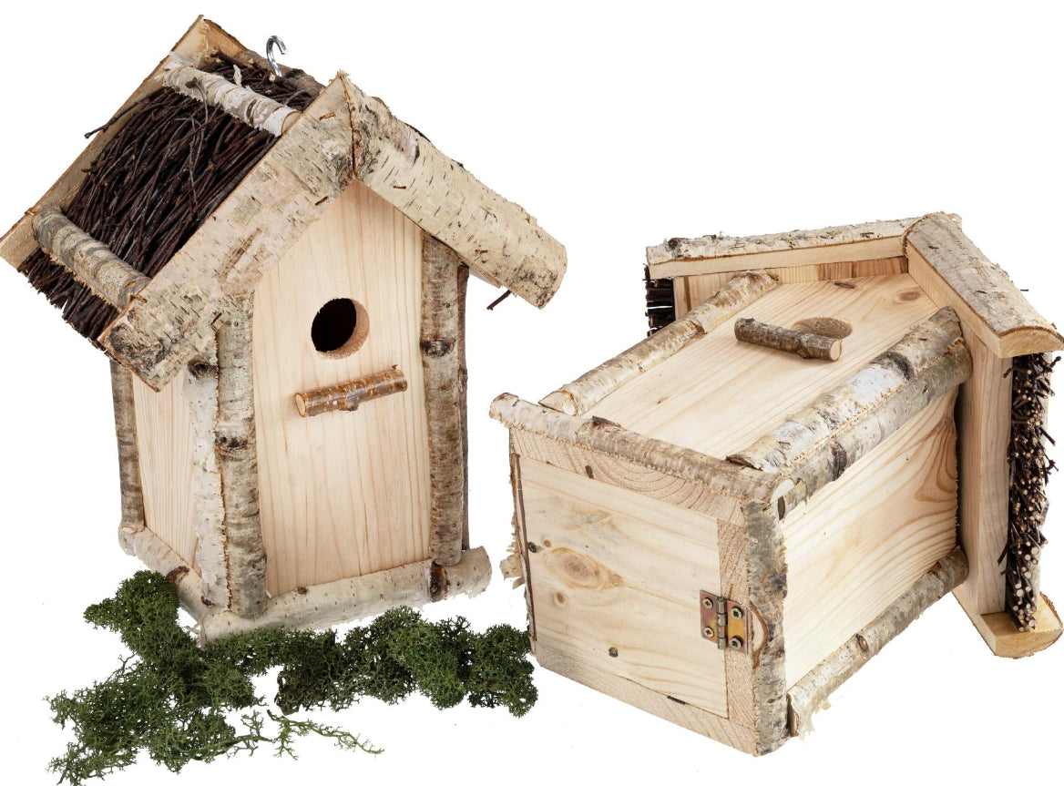 Nistkasten „Reisig“ aus Massivholz – Handgefertigtes Vogelhaus mit Reisigdach