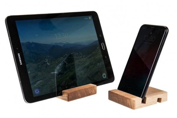Smartphone- & Tablethalter aus massivem Buchenholz – handgefertigt mit 77° Neigungswinkel