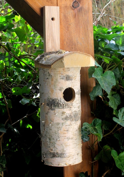 Nistkasten " Birke "Vogelhaus  mit Naturrinde – Nisthilfe für heimische Wildvögel