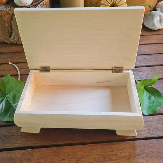 Holz Schatulle , Kleine Holztruhe , Schmuckkästchen