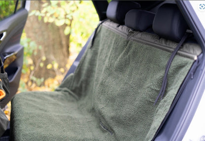 Robuster Rückbankschutz „Hirschfänger“ für Jäger, Hundebesitzer und Outdoorfreunde.