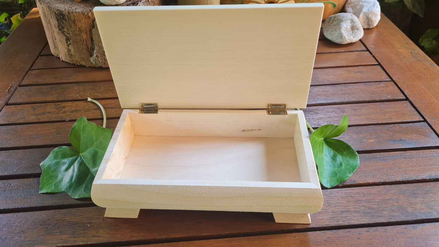 Holz Schatulle , Kleine Holztruhe , Schmuckkästchen