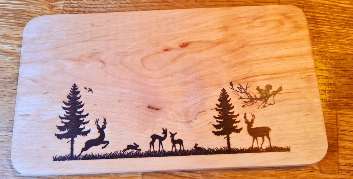 Schneidebrett „Tiere im Wald“ aus Erlenholz mit Jausenmesser – 2er Set | Brotzeitbrett mit Waldtier-Motiv